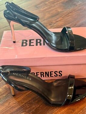 Berness size 7.5 new in box Kataliastiletto heels black with silver heels